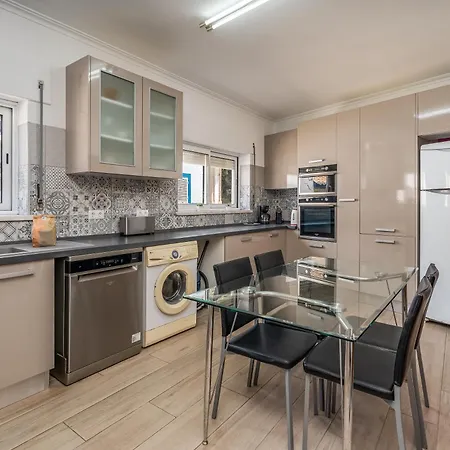 Stunning Sea View In #1897 Apartman *